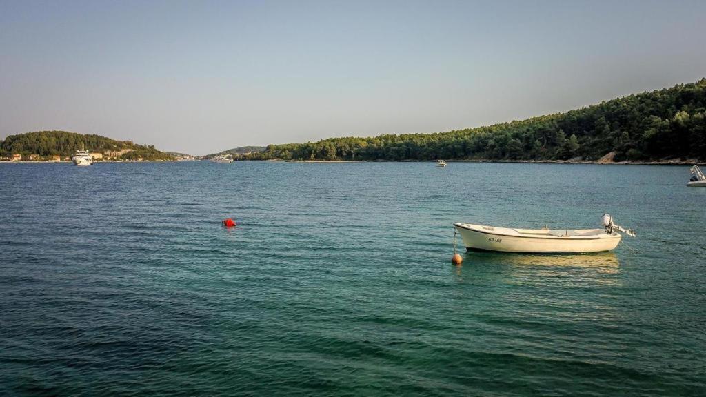 Apartments Grbin (Adults Only) Λομπάρδα Εξωτερικό φωτογραφία